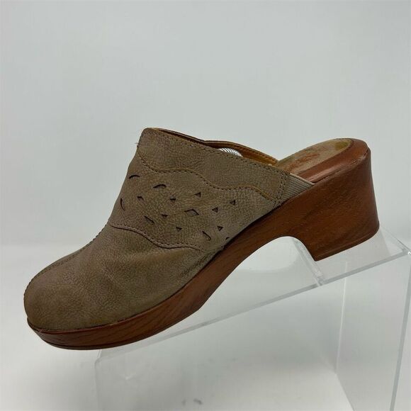 b.o.c. Women's Jinny Comfort Clog Sandals Gray Taupe Size 9 Casual Spring - Picture 3 of 12